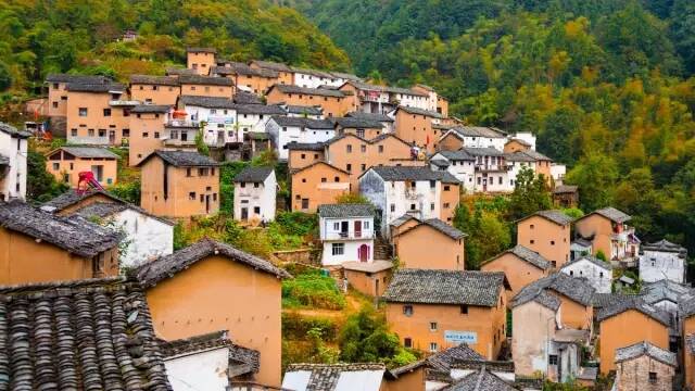 一生痴绝处，无梦到徽州！