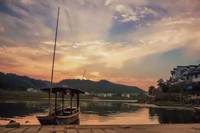 一生痴绝处，无梦到徽州！