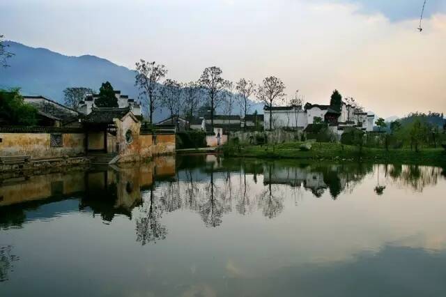 一生痴绝处，无梦到徽州！