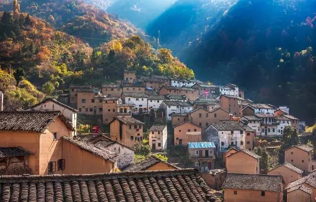 一生痴绝处，无梦到徽州！